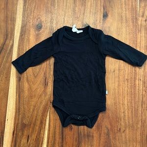 Kyte Baby long sleeve midnight bodysuit. 0-3 months.